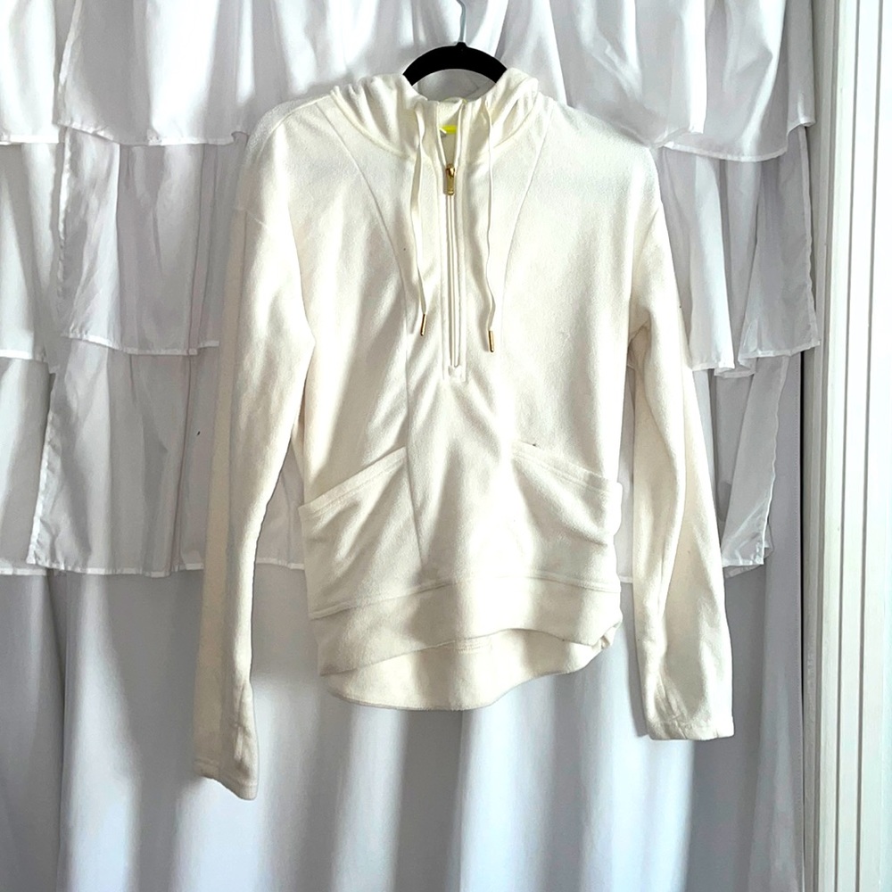 Cozy material quarter zip all in motion in the color white/cream color